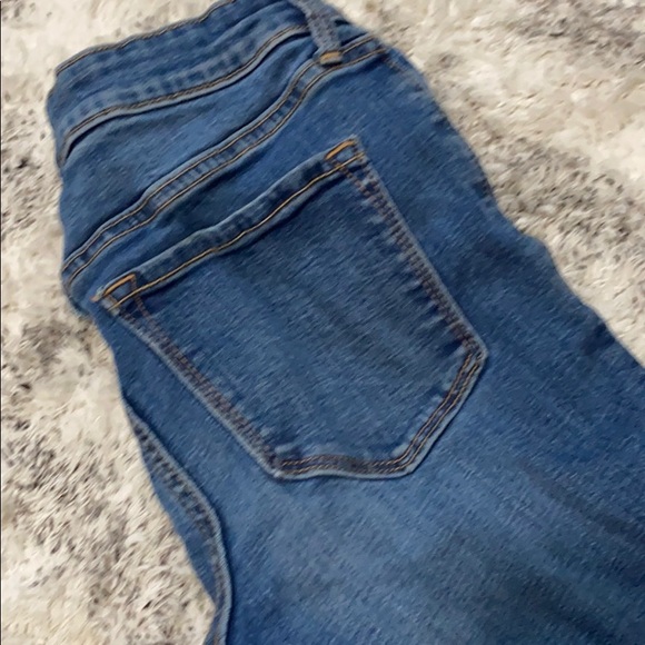 Distressed skinny jeans - Picture 3 of 3